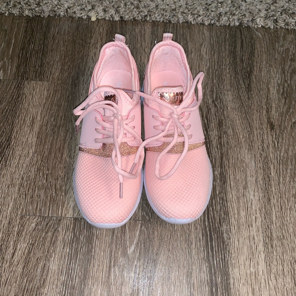 Nautica shoes size 3